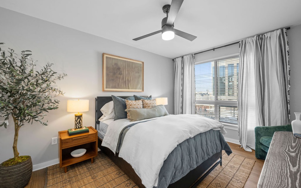 B2 - 2 bedroom floorplan layout with 2 bathrooms and 1115 - 1212 square feet (Floor 7, 3D)